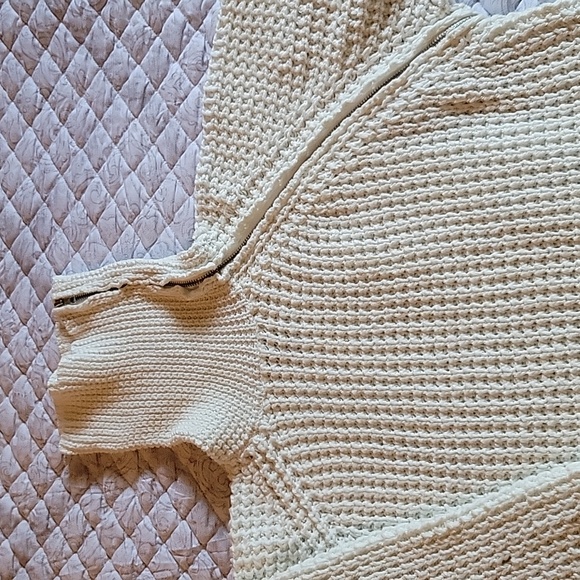 H&M | Knitted Sweater - Picture 4 of 7